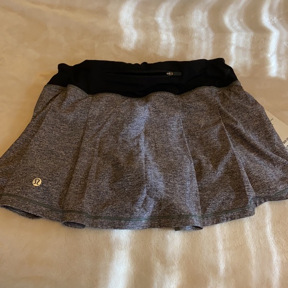 Lululemon Skirt 12in - Picture 2 of 4